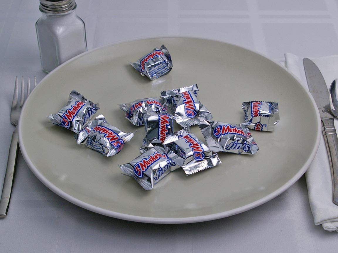 Calories in 10 piece(s) of 3 Musketeers Mini