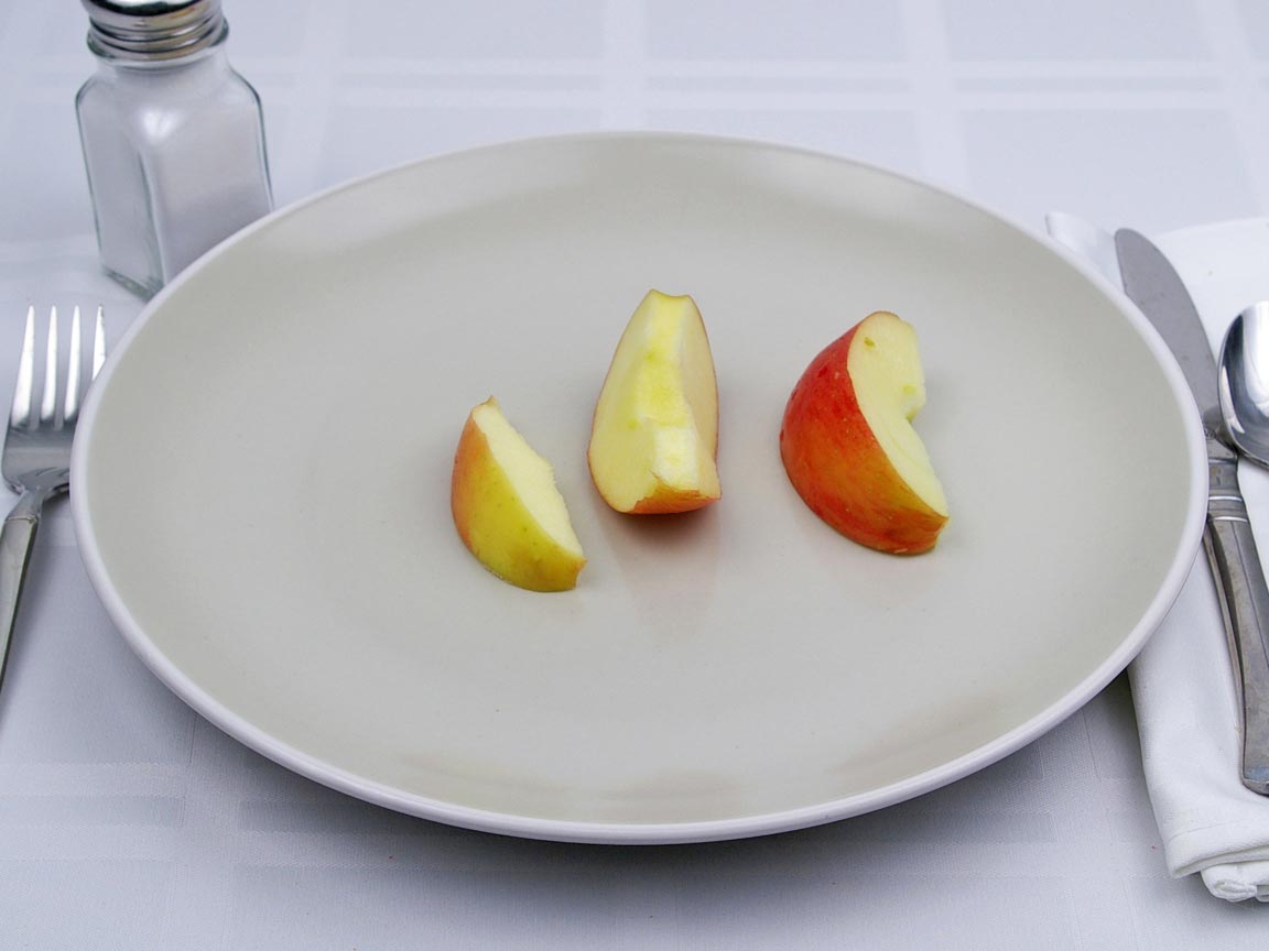 Calories in 0.38 fruit(s) of Apples - Fuji
