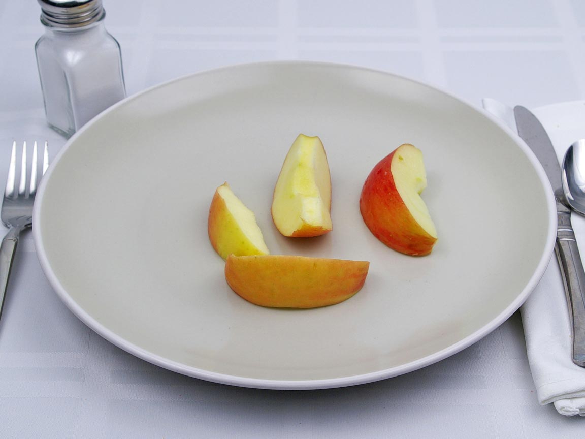 Calories in 0.5 fruit(s) of Apples - Fuji