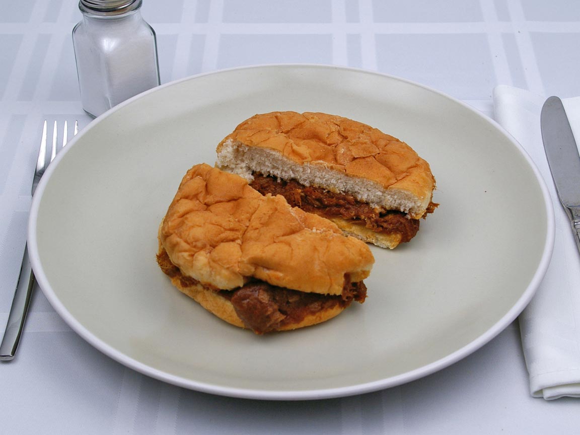 Calories in 1 sandwich(s) of BBQ Beef Sandwich