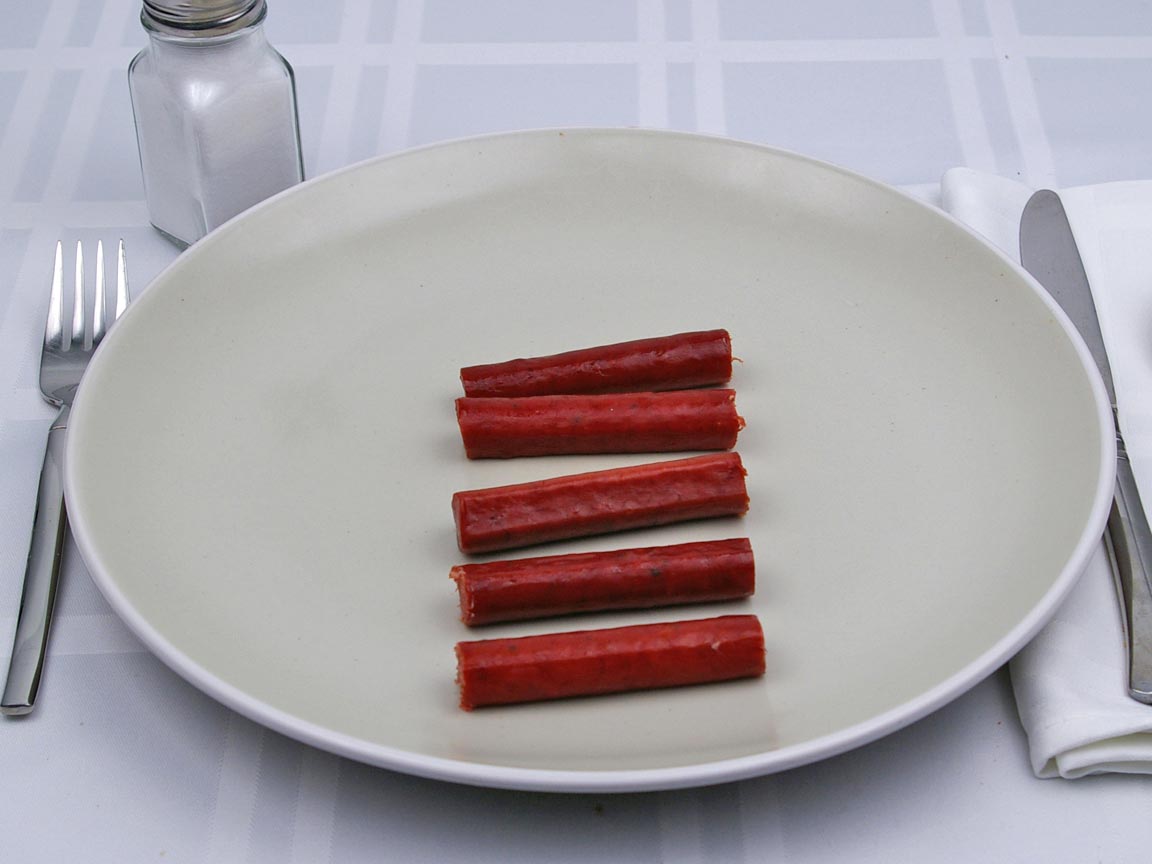 Calories in 2.5 stick(s) of Beef Sticks