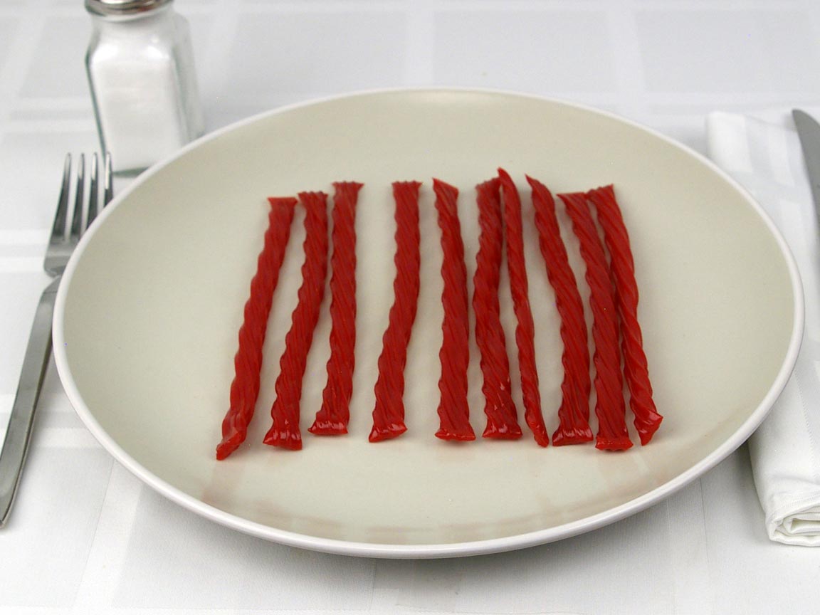 Calories in 10.05 piece(s) of Twizzlers