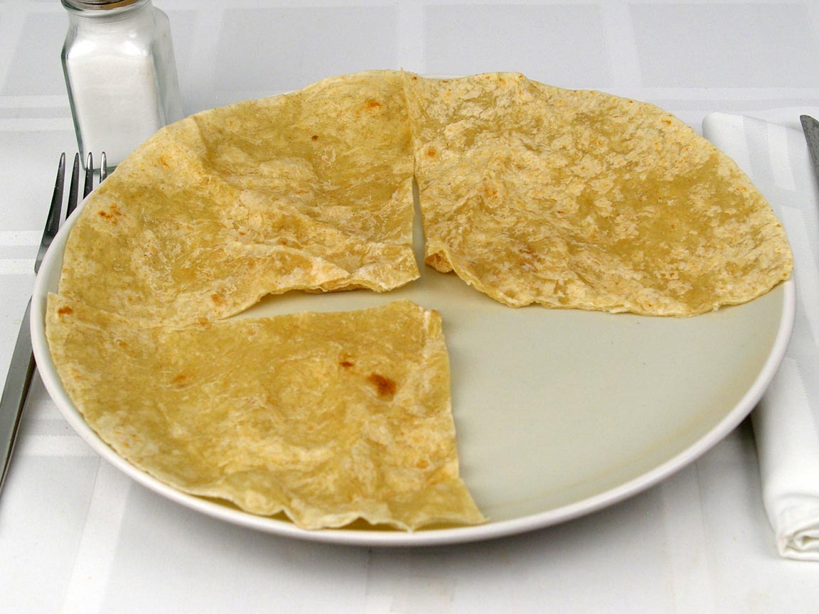 Calories in 0.75 tortilla(s) of Chipotle Flour Tortilla