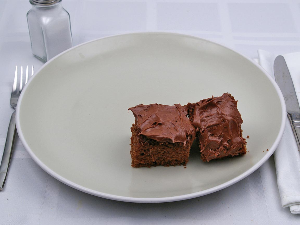 Calories in 2 piece(s) of Chocolate Cake - With Frosting - Avg
