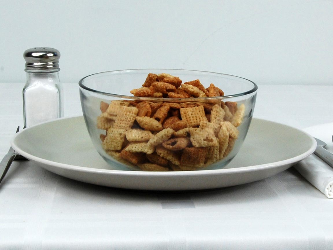 Calories in 2 cup(s) of Cinnamon Chex Cereal