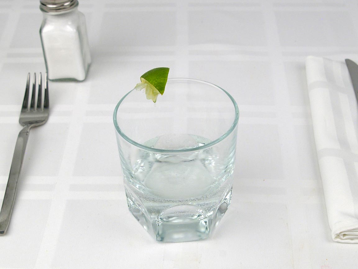 Calories in 4 fl oz(s) of Gin and Tonic Cocktail