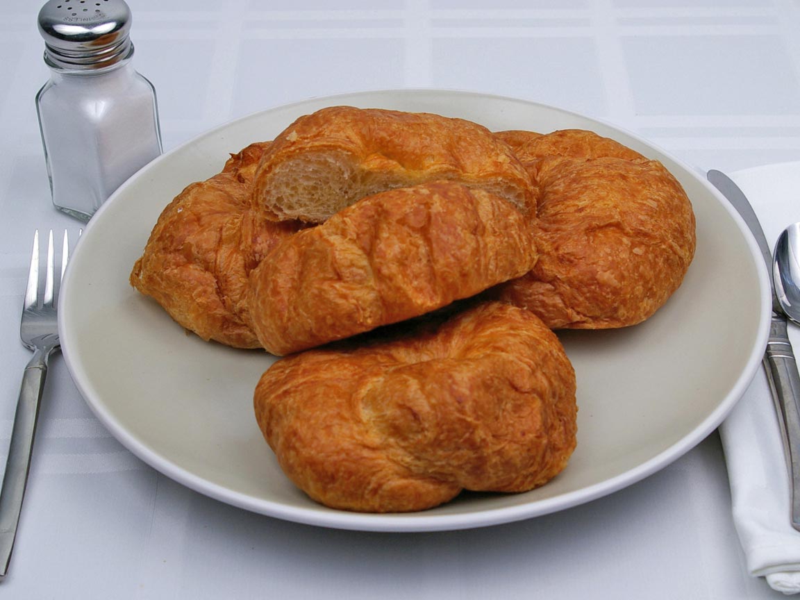 Calories in 8 croissant(s) of Butter Croissant