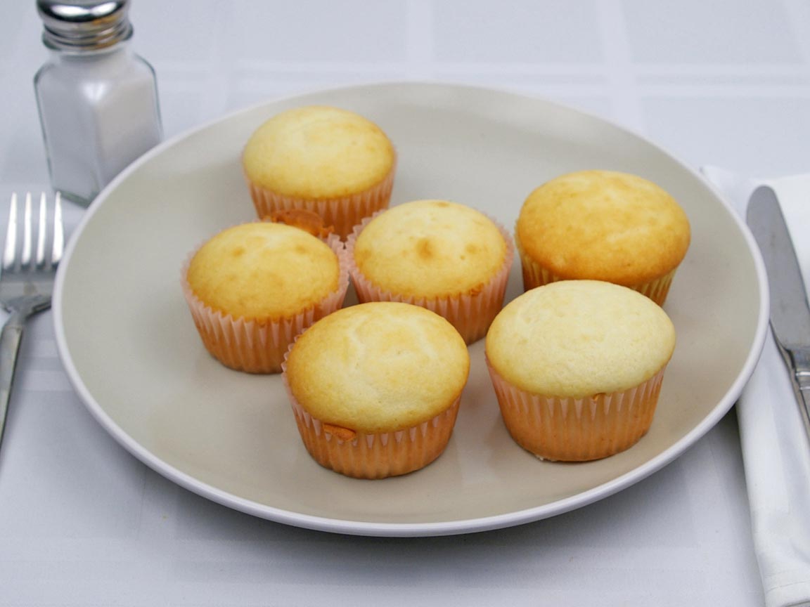 Calories in 6 cupcake(s) of Vanilla Cupcake - Plain - Avg