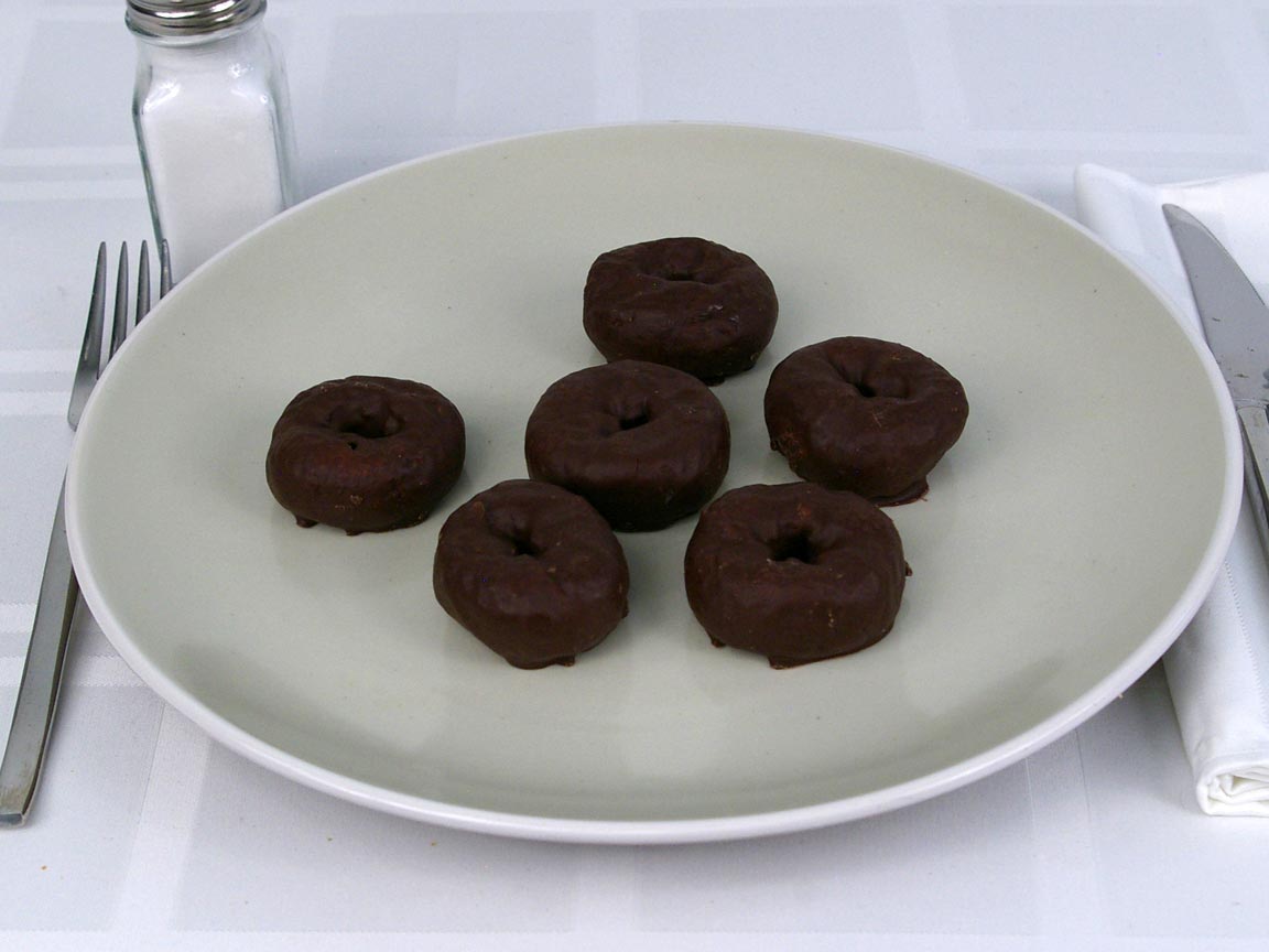 Calories in 6 ea(s) of Chocolate Frosted Donettes