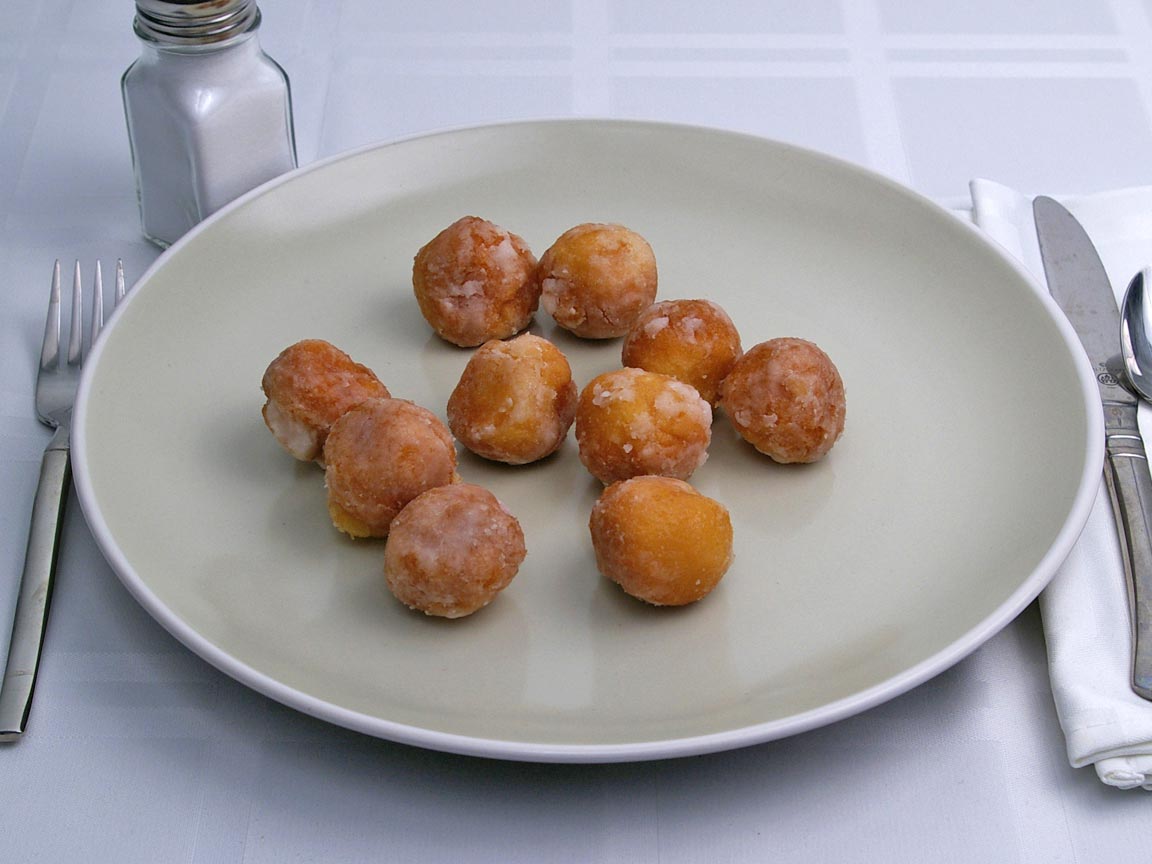 Calories in 10 donut hole(s) of Donut Holes - Cake