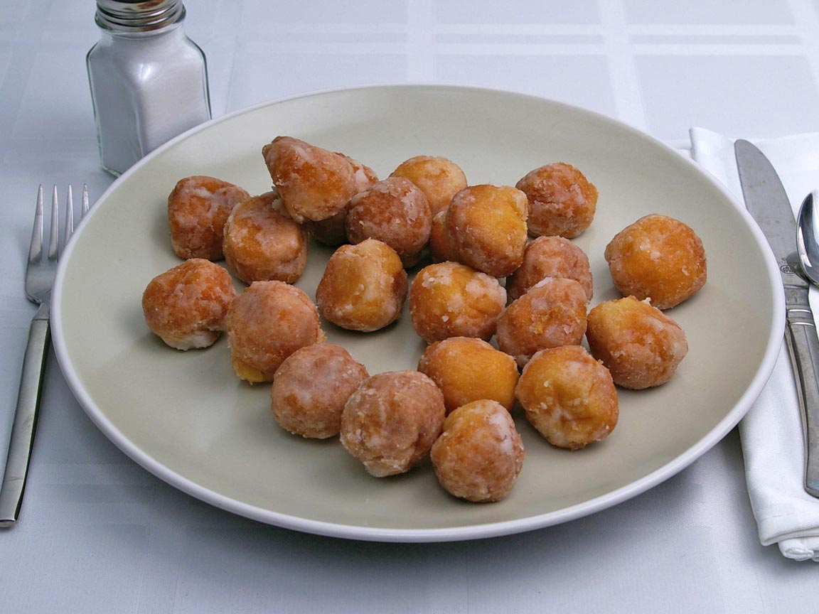Calories in 22 donut hole(s) of Donut Holes - Cake