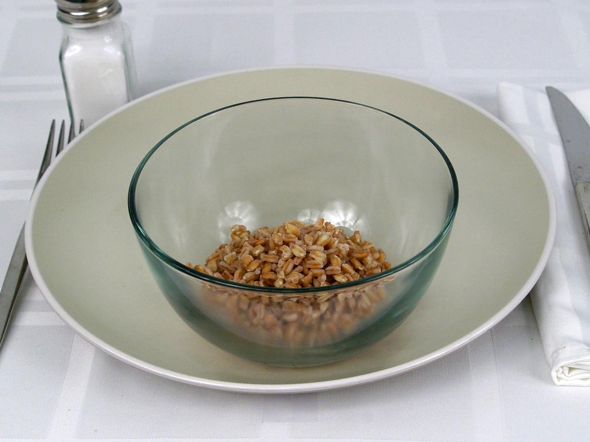 Calories in 0.5 cup(s) of Farro