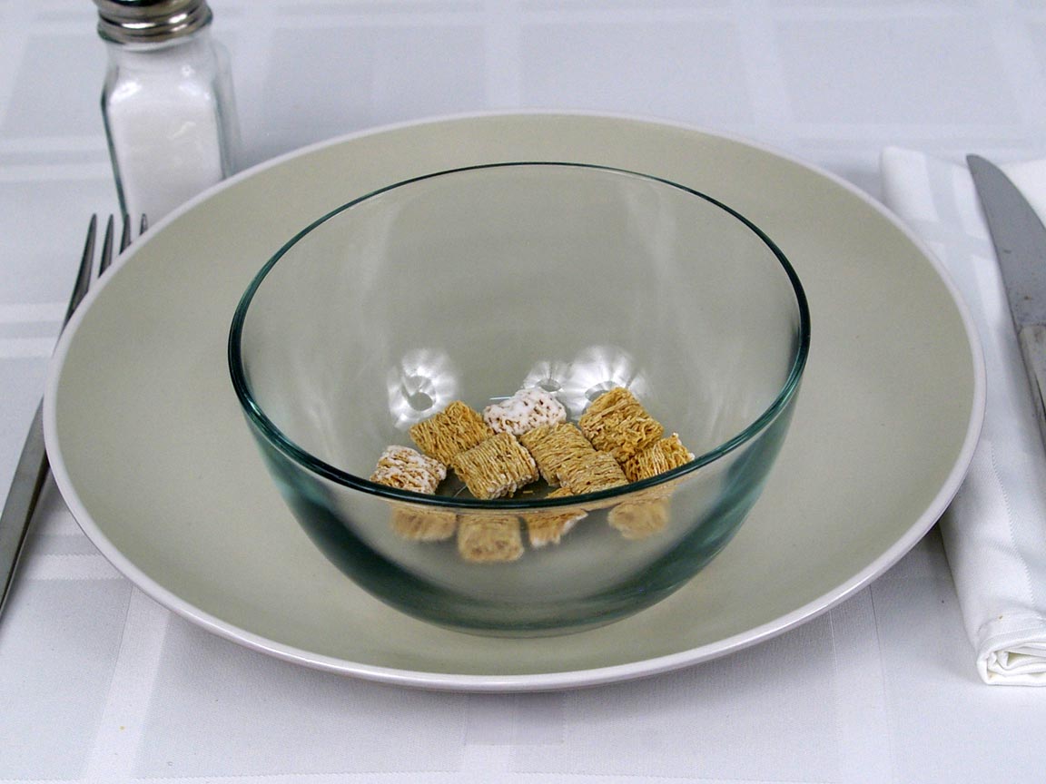 Calories in 0.25 cup(s) of Frosted Mini-Wheats Little Bites