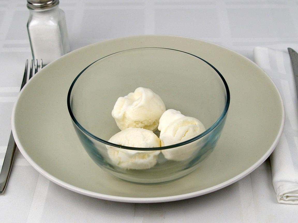 Calories in 0.75 cup(s) of Frozen Yogurt - Vanilla