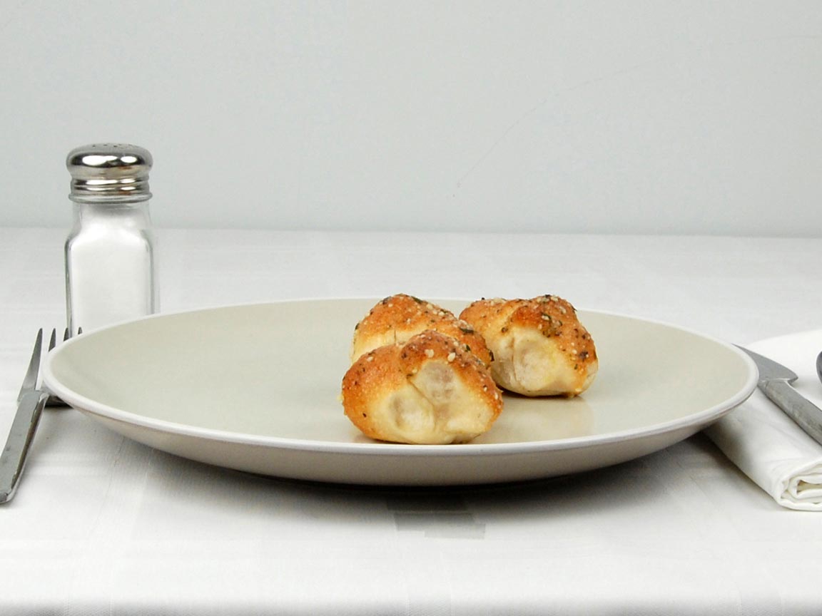 Calories in 3 piece(s) of Pizza Hut Garlic Knots
