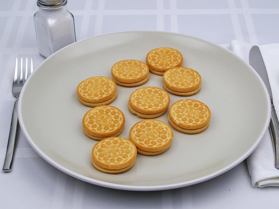 Calories in 9 cookie(s) of Golden Oreos Cookie