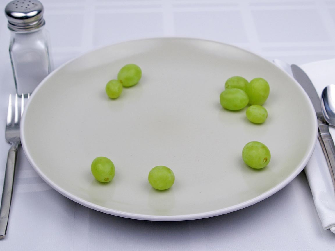 Calories in 56 grams of Grapes - Green