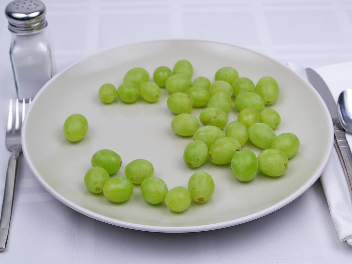 Calories in 226 grams of Grapes - Green