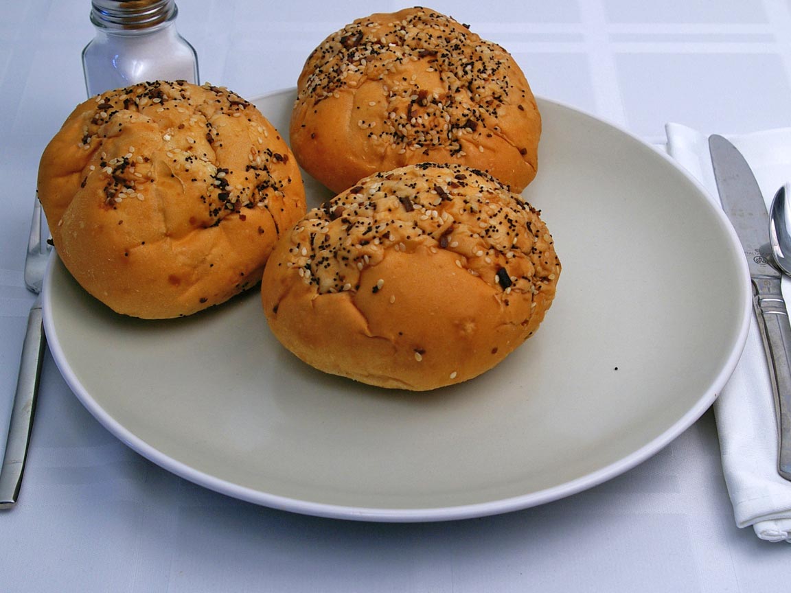 Calories in 3 roll(s) of Kaiser Roll