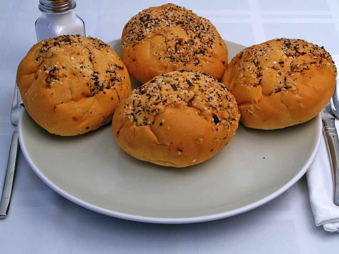 Calories in 4 roll(s) of Kaiser Roll