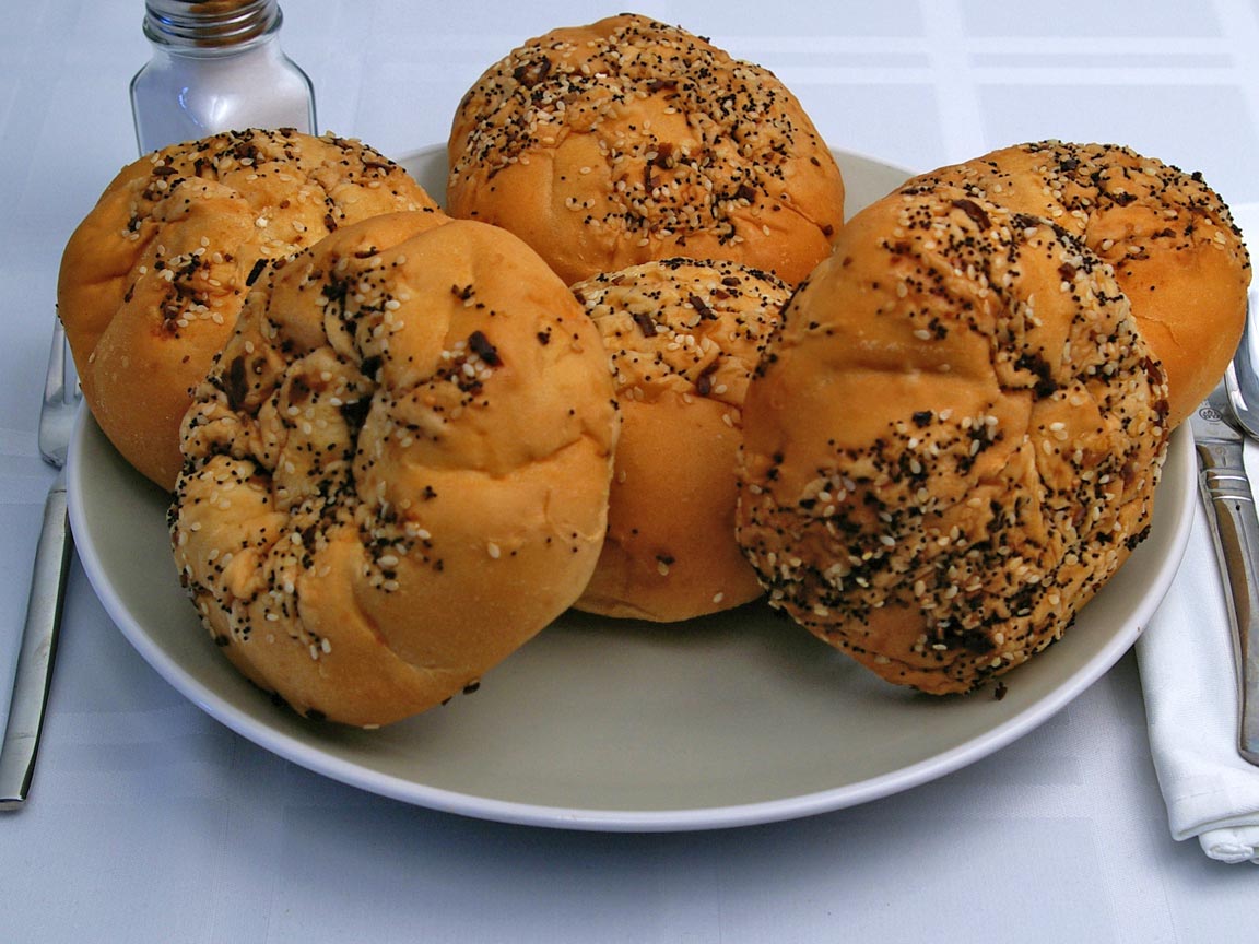 Calories in 6 roll(s) of Kaiser Roll