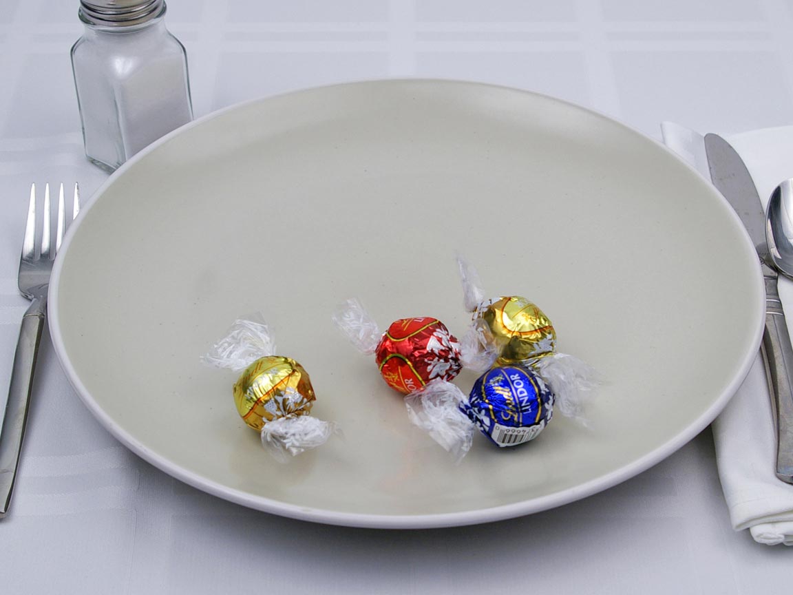 Calories in 4 piece(s) of Lindor Chocolate Truffles
