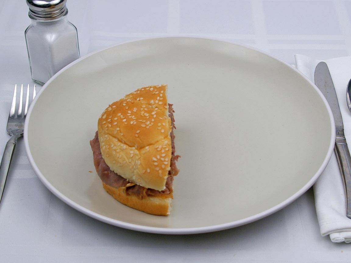 Calories in 0.5 sandwich(es) of Arby's  - Roast Beef  - Max