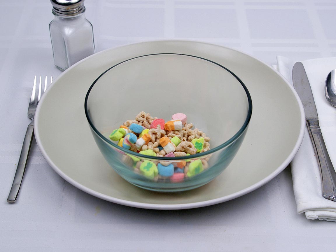Calories in 0.5 cup(s) of Lucky Charms Cereal