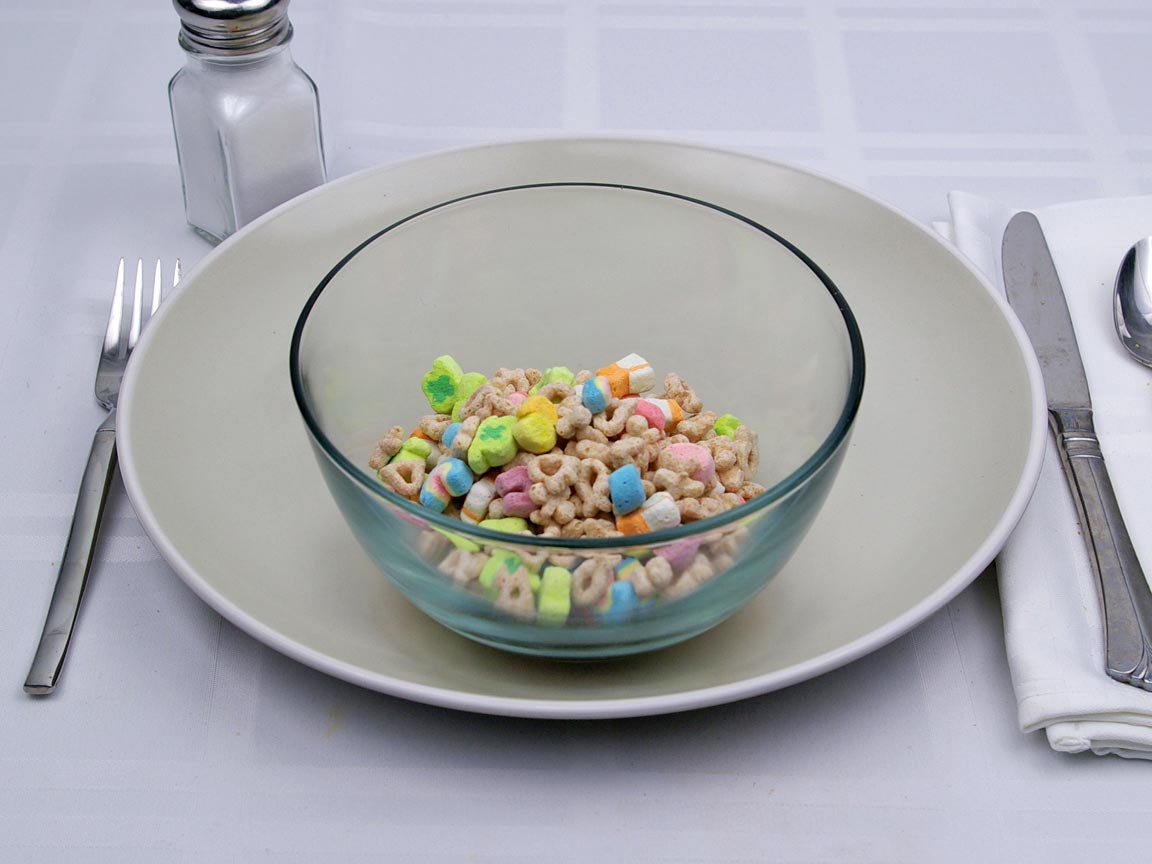 Calories in 1 cup(s) of Lucky Charms Cereal