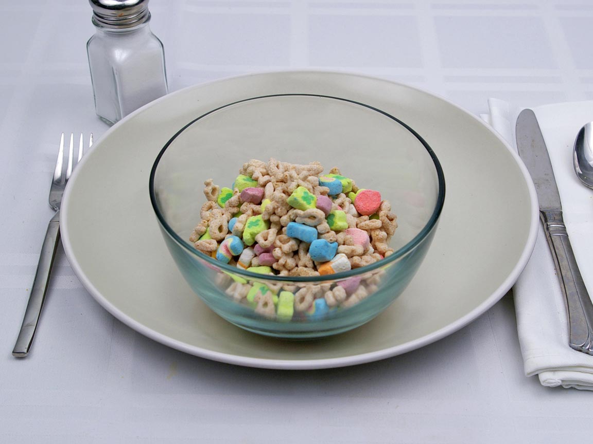 Calories in 1.25 cup(s) of Lucky Charms Cereal