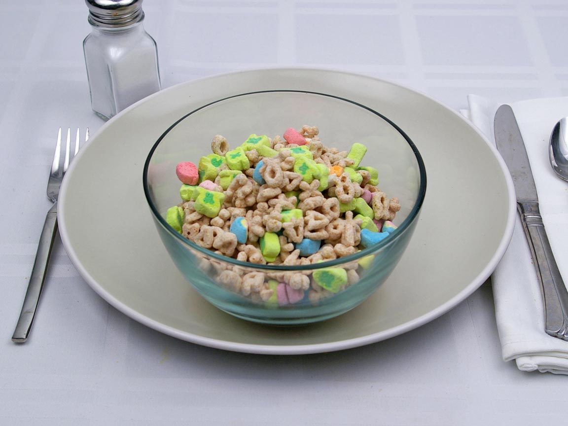 Calories in 2 cup(s) of Lucky Charms Cereal
