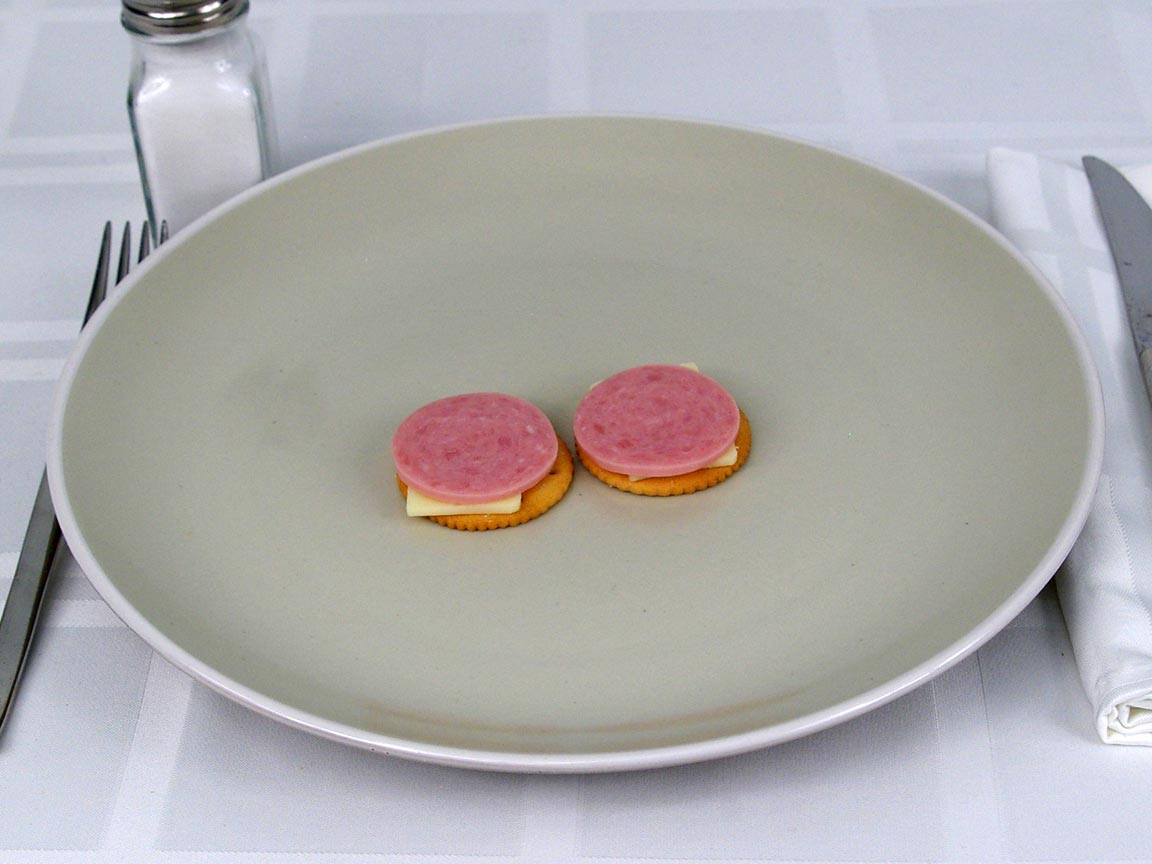 Calories in 0.25 ea(s) of Lunchables Ham and Swiss
