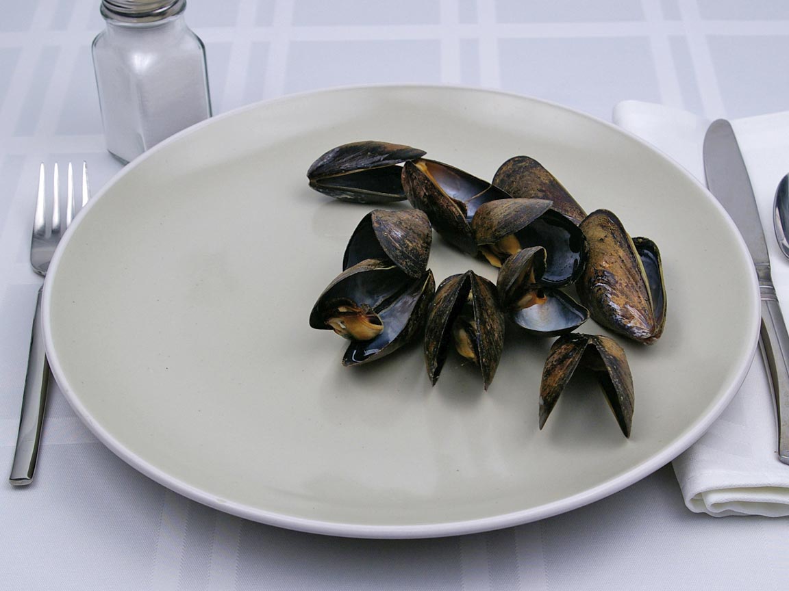 Calories in 85 grams of Mussels - in Shell