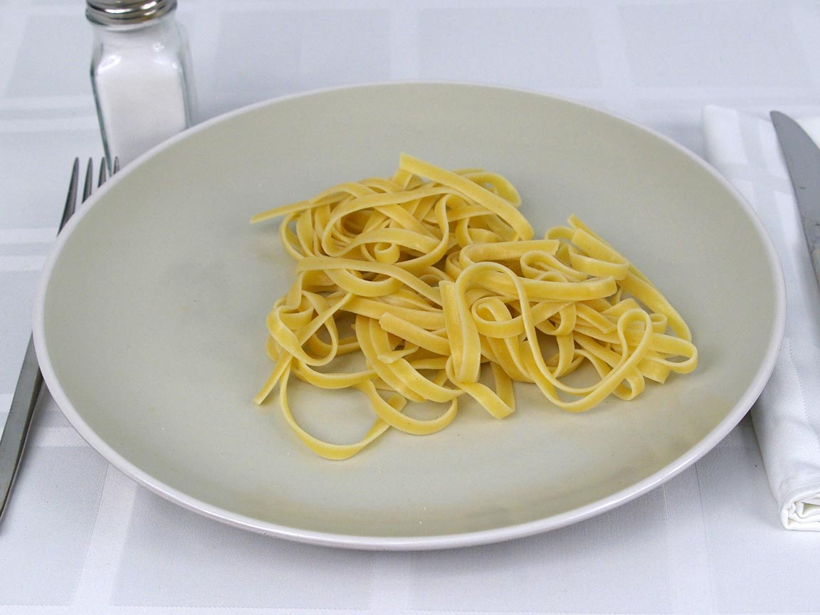 Calories in 85 grams of Fettuccine Pasta