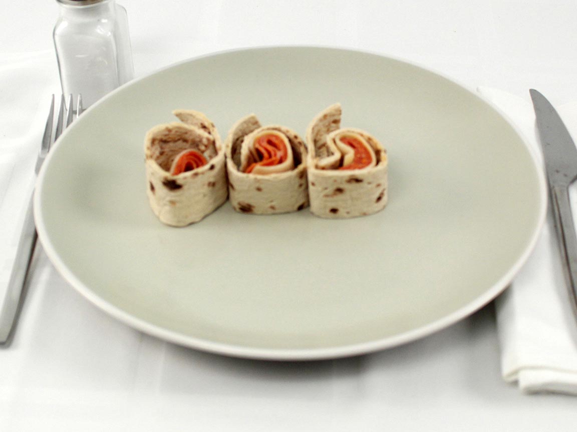 Calories in 0.75 wrap(s) of Pepperoni Pizza Wrap
