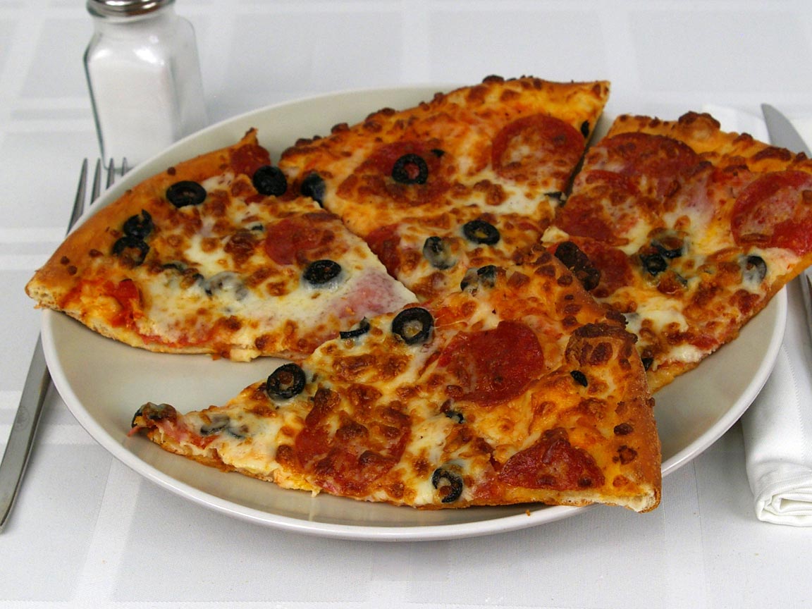 Calories in 4 slice(s) of Pizza - Thin Crust - Pepperoni Olive - Large 14"