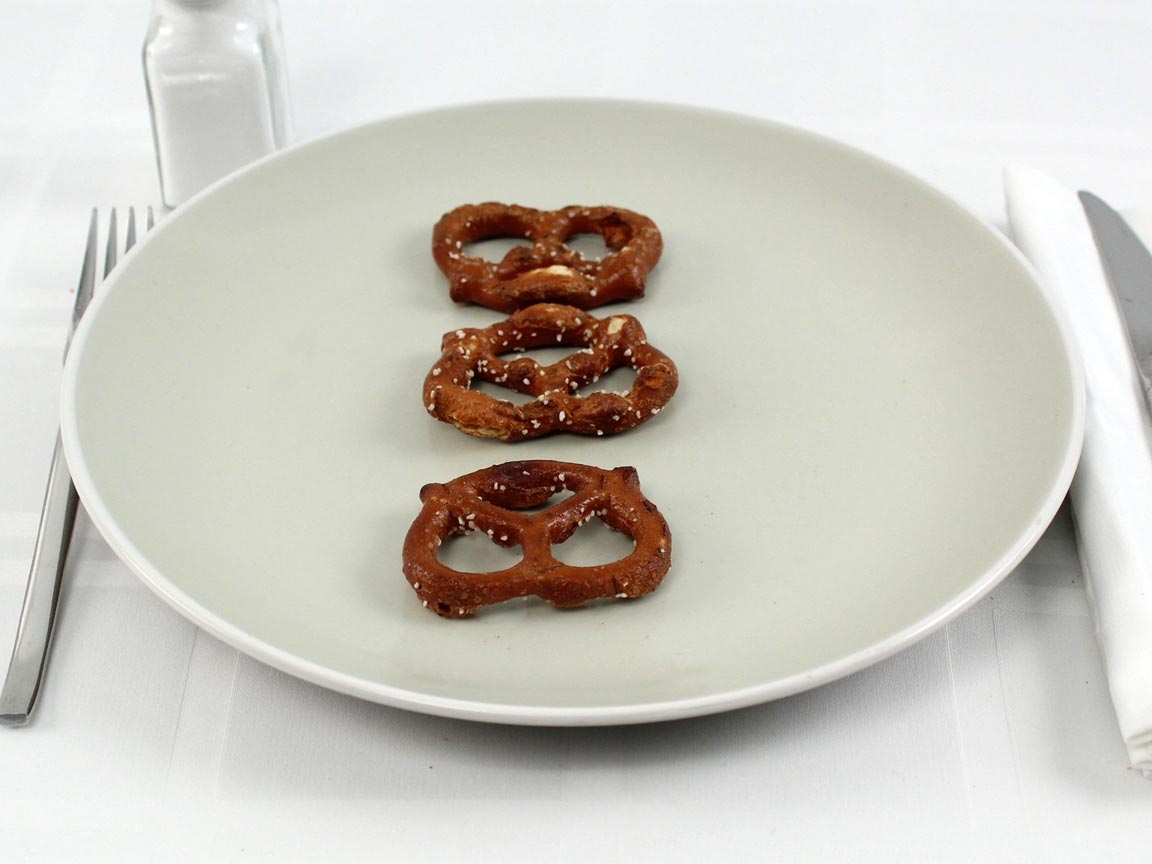Calories in 3 pretzel(s) of Splits Pretzels