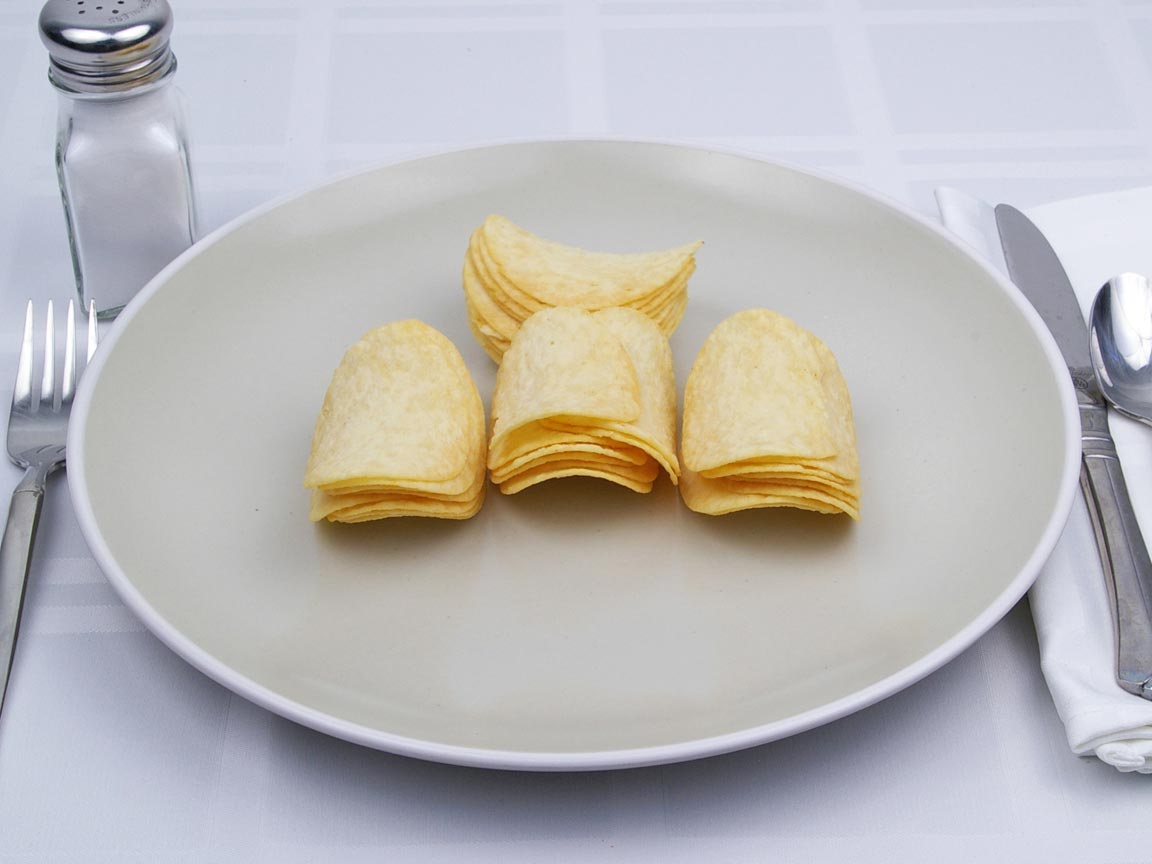Calories in 28 chip(s) of Pringles - Original