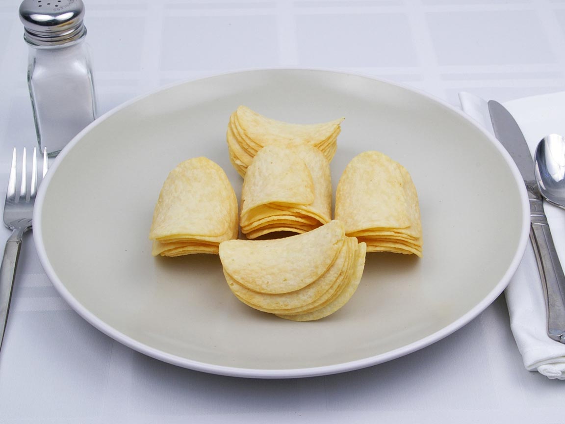 Calories in 35 chip(s) of Pringles - Original