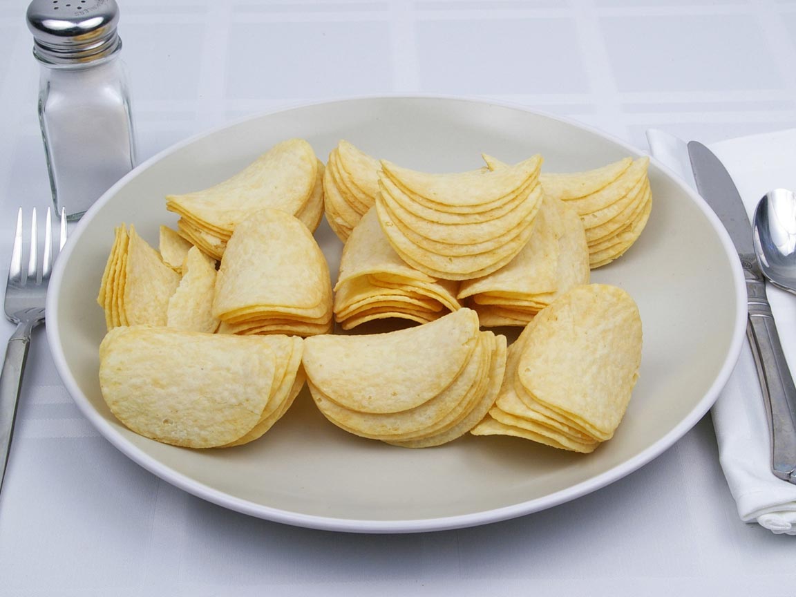 Calories in 77 chip(s) of Pringles - Original