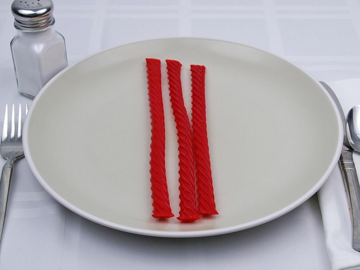 Calories in 3 red vine(s) of Red Vines