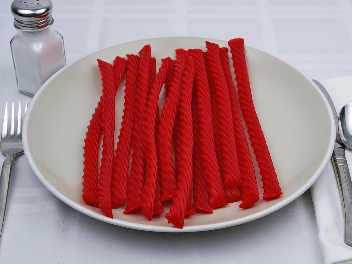 Calories in 15 red vine(s) of Red Vines