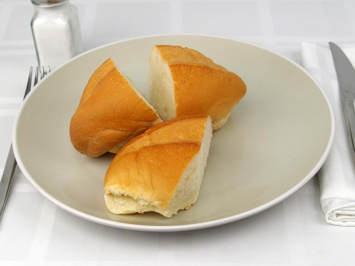Calories in 1.5 roll(s) of Bread Roll - Large