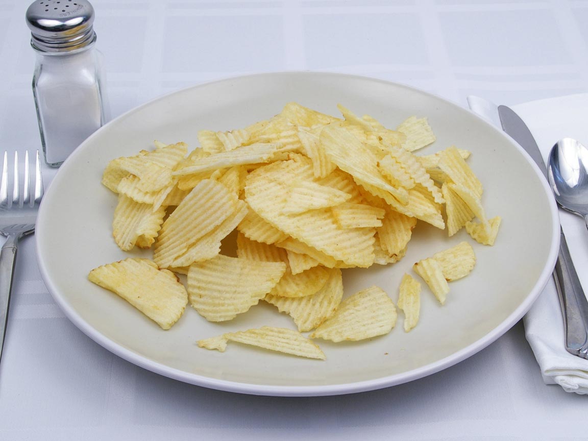 Calories in 70 grams of Potato Chips - Ruffles - Reduced Fat