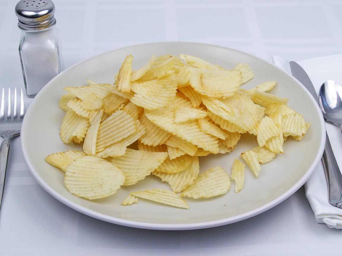 Calories in 85 grams of Potato Chips - Ruffles - Reduced Fat