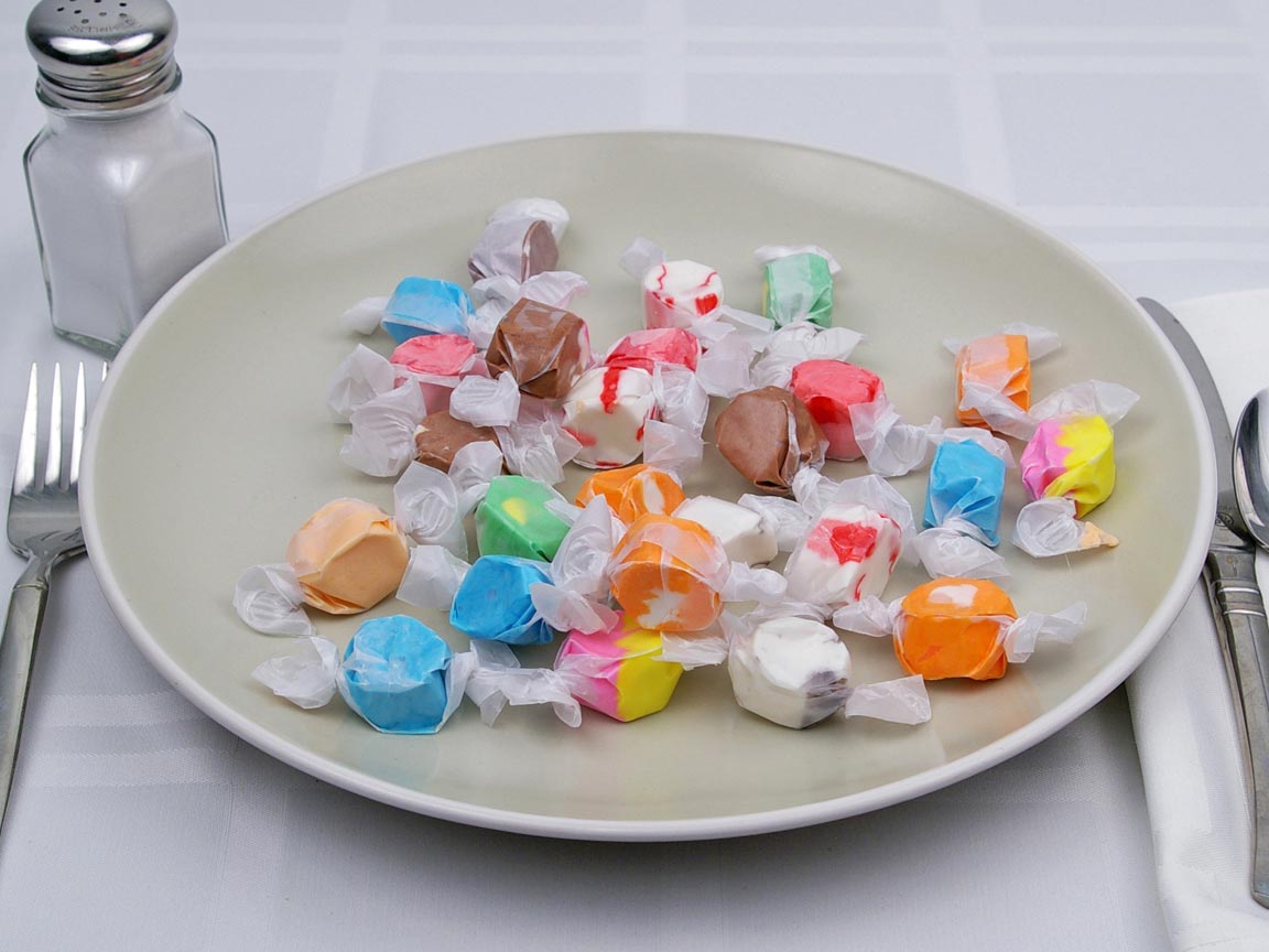 Calories in 25 piece(s) of Saltwater Taffy