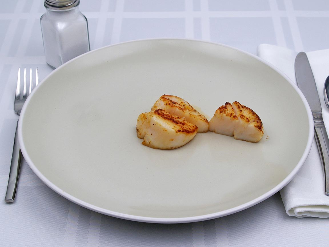 Calories in 1.5 piece(s) of Scallops - No Cooking Fat Added