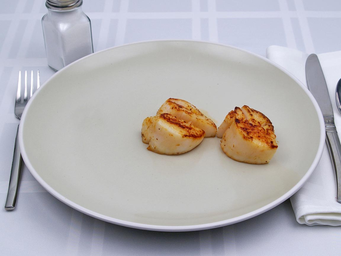 Calories in 2 piece(s) of Scallops - No Cooking Fat Added