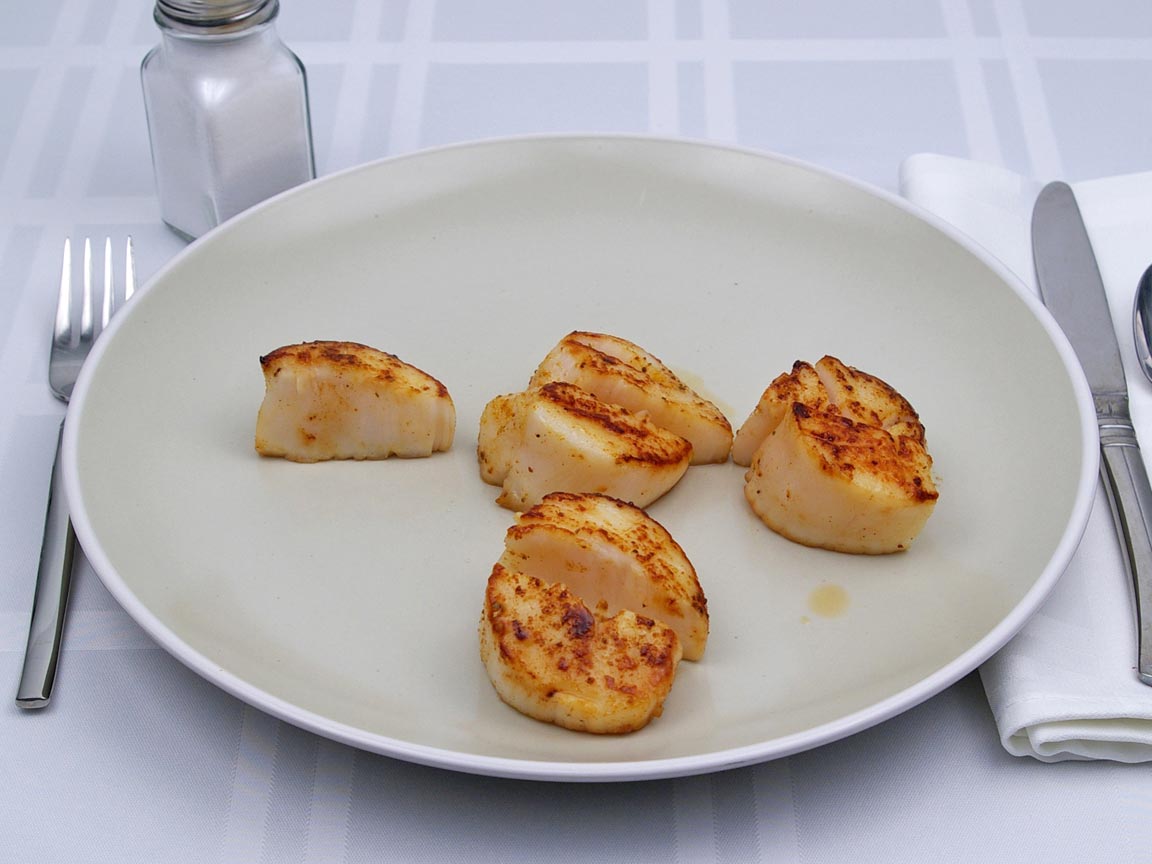 Calories in 3.5 piece(s) of Scallops - No Cooking Fat Added