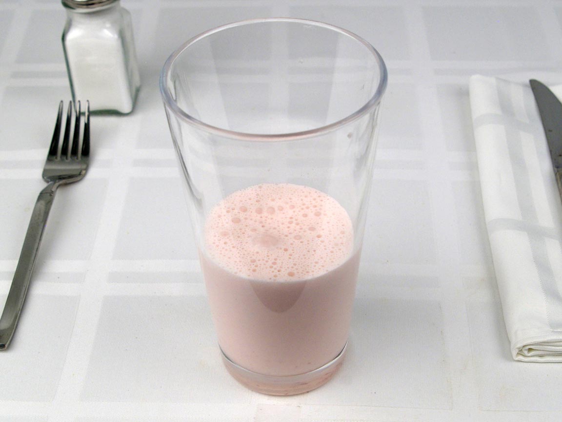 Calories in 8 fl oz(s) of Strawberry Milkshake